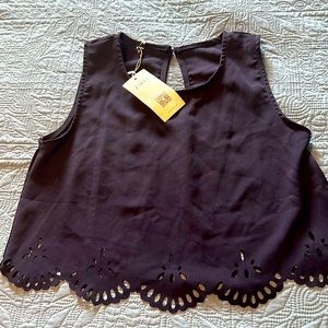 Zaful women’s tank shirt. Navy with key hole back and scalloped cut out design